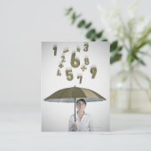 ビジネスの女性は数字と ポストカード (スタンド正面)