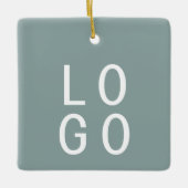 ビジネスシンプルロゴグリーンクリスマスホリデーディスプレイ セラミックオーナメント (正面)