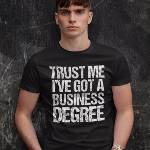 ビジネススおもしろいクール卒業MBA学位 Tシャツ