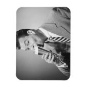 ビジネスマンがビールを飲む マグネット (縦)