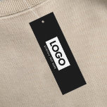 ビジネスモダンロゴラベル衣料つるラベル<br><div class="desc">自分の服飾製品パーソナライズされたに対するつる独自のビジネスラベルラベルを作成する。このデザインはモダン白黒のミニマルタイポグラフィとビジネスのロカスタムゴを特徴とする。*これらのラベルは来切り抜きでは使用されず、このデザインで穴がシミュレートされる。</div>