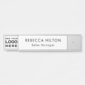 ビジネスモダンロゴ会社の従業員のカスタム サインプレート (正面)