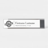 ビジネスモダンロゴ、名前、プロフェッショナルタイトルの追加 デスクネームプレート (正面)