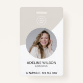 ビジネスロゴとフォトプロフェッショナルIDの追加 バッジ (正面)