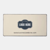 ビジネスロゴとWebサイトの従業員の追加 デスクマット (正面)