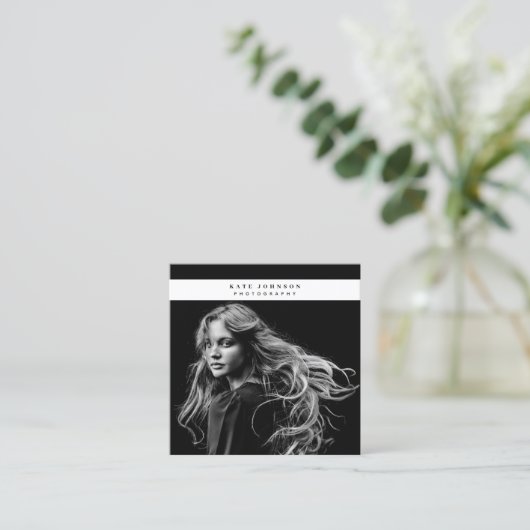ビジネスロゴフォトグラファー写真白黒 スクエア名刺 (スタンド正面)