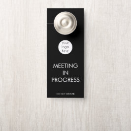 ビジネスロゴ会社会議の進行中ブラック ドアノブサイン