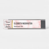 ビジネスロゴ名ジョブタイトルフェイクピンク大理石 デスクネームプレート (正面)