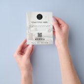 ビジネスロゴQRコードソーシャルメディアの色あせた写真 チラシ (手)