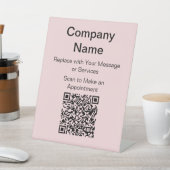ビジネス名淡い色のピンクと黒のスキャンQRコード 台座サイン (インサイチュ)