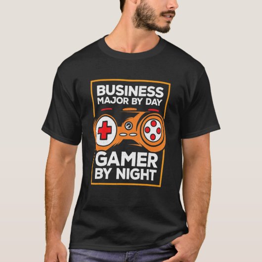 ビジネス専攻のバイデイゲーマーバイナイトビデオゲームPl Tシャツ (正面)