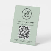 ビジネス用QRコードとロゴのセージグリーン 台座サイン (正面)