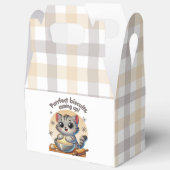 「ビスケッ来トを狙って」練り猫 フェイバーボックス (見開き)