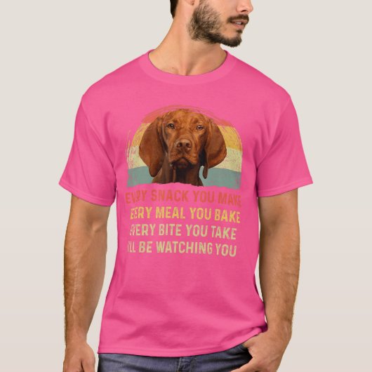 ビズラ 犬ママ 犬パパ レトロ おやつの度に思い出す Tシャツ (正面)