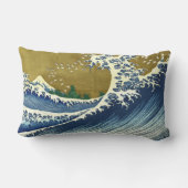 ビッグウェーブ(北斎の青日本のと金ゴールド美術) ランバークッション (裏面)