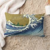 ビッグウェーブ(北斎の青日本のと金ゴールド美術) ランバークッション (ブランケット)