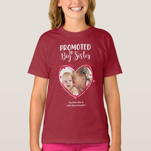 ビッグシスター兄弟姉妹ハート写真と名前に昇格 Tシャツ (正面)