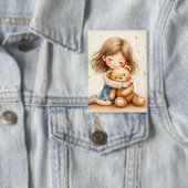 ビッグハグ – 可愛い女の子ハギングテディベア 缶バッジ (インサイチュ)