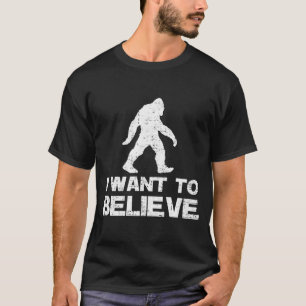 ビッグフットした信じい。 Tシャツ