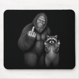 ビッグフットとアライグマの中指 マウスパッド