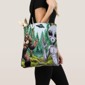 ビッグフットとエイリアンユーモア トートバッグ (クローズアップ)