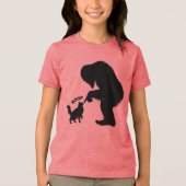 ビッグフットと遊ぶ長毛猫 トライブレンドTシャツ (正面)