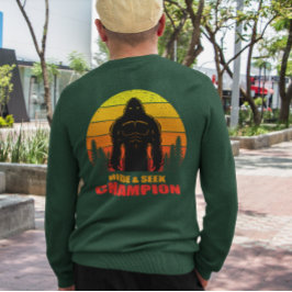 ビッグフットのかくれんぼチャンピオン Tシャツ
