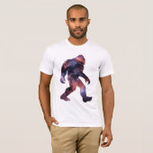 ビッグフットのシルエットと銀河 Tシャツ (正面フル)
