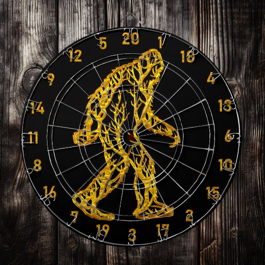 ビッグフットの投げ技も伝説的 ダーツボード