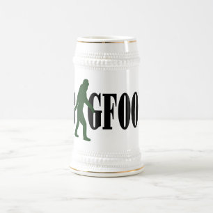 ビッグフットの文字及び緑のsquatchのグラフィック ビールジョッキ