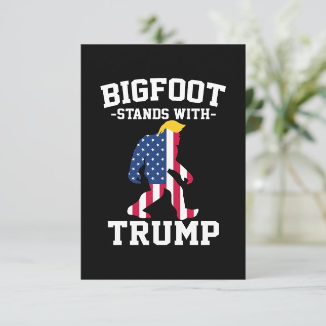 ビッグフットはトランプ2024選挙で立つ (スタンド正面)