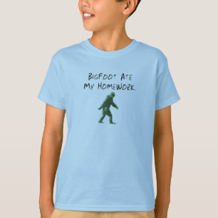 ビッグフットは私の宿題を食べました Tシャツ