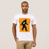 ビッグフットは驚きました Tシャツ (正面フル)