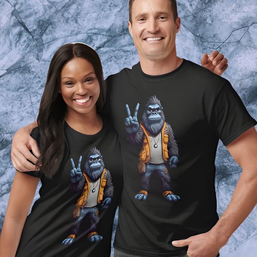 ビッグフットサスカッチフラッシングピースサイン Tシャツ