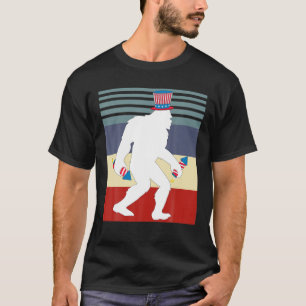 ビッグフットサスカッチ7月4日、アメリカの花火大会F Tシャツ
