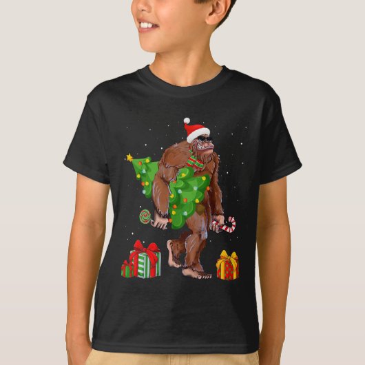 ビッグフットサンタクリスマスツリーライトおもしろいクリスマスSas Tシャツ (正面)