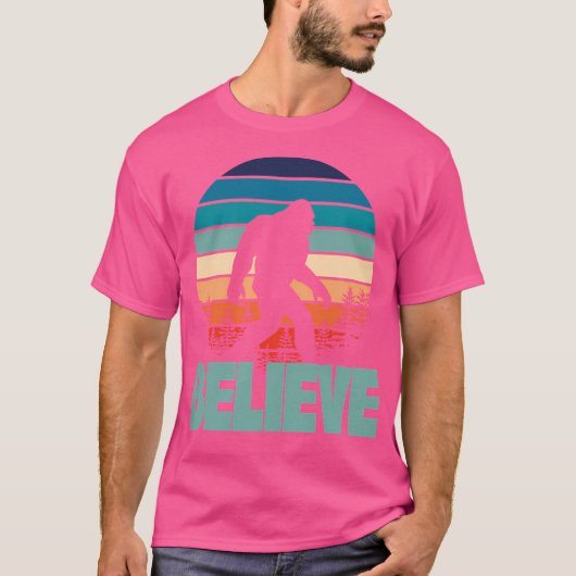 ビッグフット信じ Tシャツ (正面)