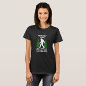 ビッグフット妻Tシャツおもしろいサスカッチギフトティースシール Tシャツ (正面フル)