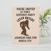 ビッグフット誕生日パーティーカスタム招待状 招待状 (スタンド正面)