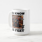 ビッグフット足ジョーク コーヒーマグカップ (正面左)