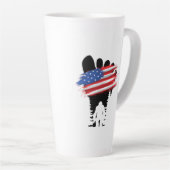 ビッグフット4日7月b カフェラテマグ (右アングル)