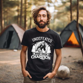 ビッグフット - かくれんぼ無敗のチャンピオン Tシャツ