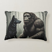 ビッグフット、ウルフと樺の木ツリーフォレスト アクセントクッション (裏面)