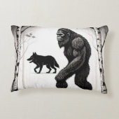 ビッグフット、ウルフと樺の木ツリーフォレスト アクセントクッション (裏面)