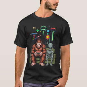 ビッグフット エイリアン ビデオ ゲーム コンソール サスカッチ スペース C Tシャツ
