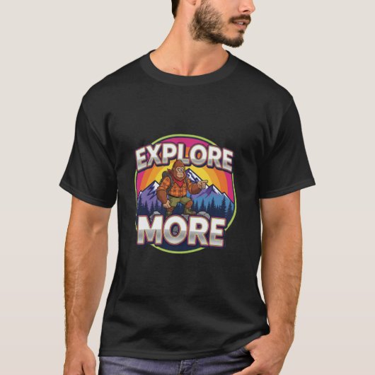ビッグフット ハイキング もっと探検しよう Tシャツ (正面)