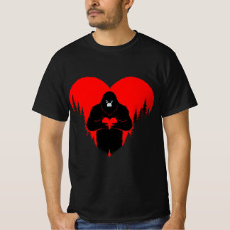 ビッグフット ハート バレンタインデー ユニセックスTシャツ、愛 Tシャツ