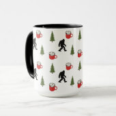 ビッグフット、ホットココア、松の木、アウトドアパターン マグカップ (正面左)