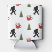 ビッグフット、ホットココア、松の木、アウトドア 缶クーラー (裏面)