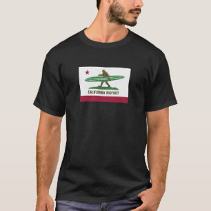 ビッグフットLongboardをサーフするカリフォルニア Tシャツ